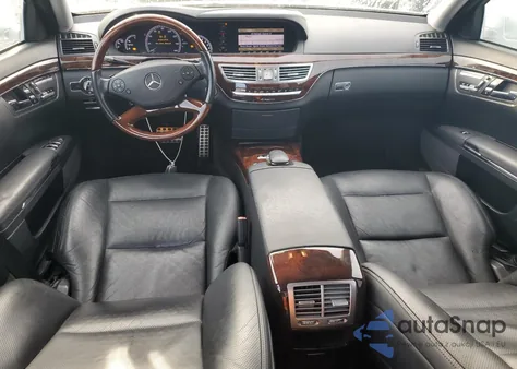 2013 Mercedes-Benz S 550 4Matic z USA, uszkodzony, nr VIN WDDNG9EB9DA518985